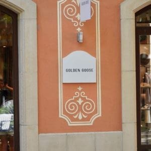 La Roca Village Stop